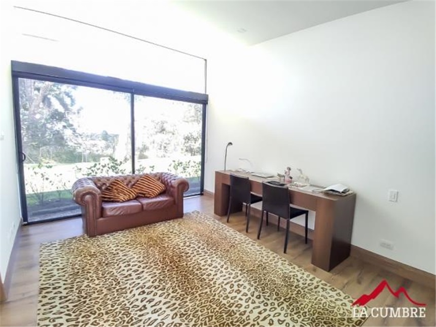 Casa de 3 alcobas en venta en Las Palmas, Envigado, 391 m² · foto 8 de 16