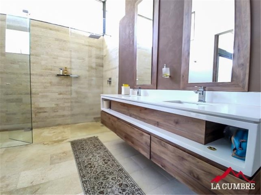 Casa de 3 alcobas en venta en Las Palmas, Envigado, 391 m² · foto 13 de 16
