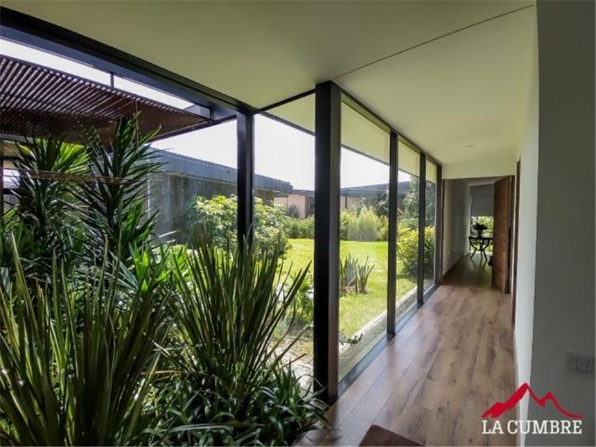 Casa de 3 alcobas en venta en Las Palmas, Envigado, 391 m² · foto 5 de 16