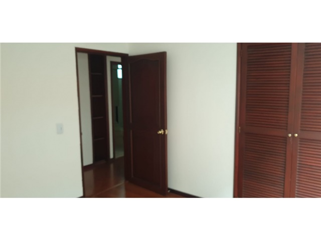 Piso – Bogotá, Barrio La Carolina, Localidad Usaquén - Más