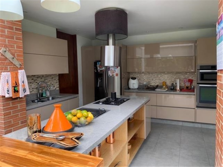 Casa en venta en Guaymaral, Bogotá · foto 2 de 24