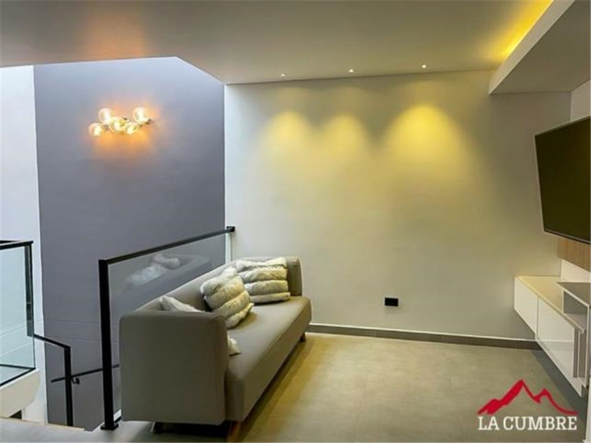 Casa de 3 alcobas en venta en Loma De Las Brujas, Envigado, 201 m² · foto 12 de 18