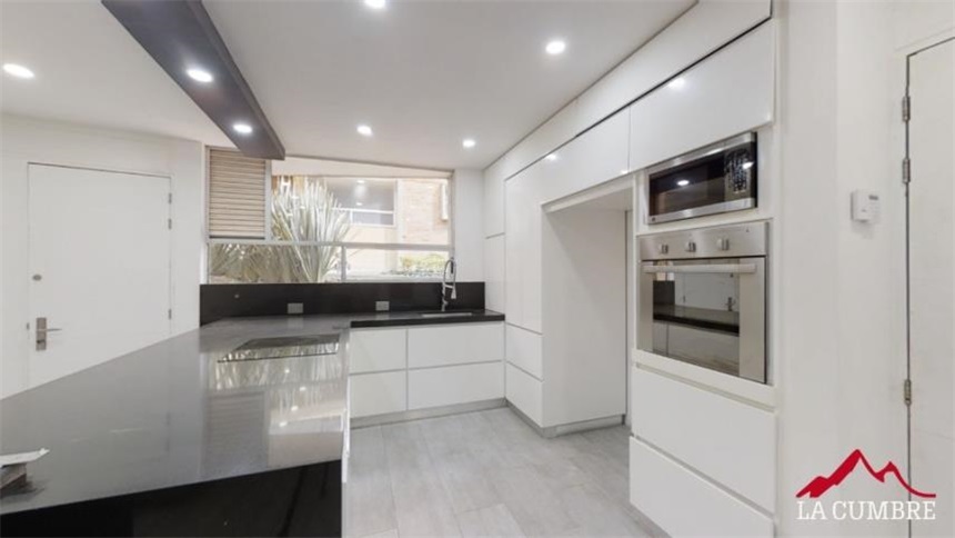 Casa de 3 alcobas en venta en El Tesoro, Medellín, 250 m² · foto 6 de 14