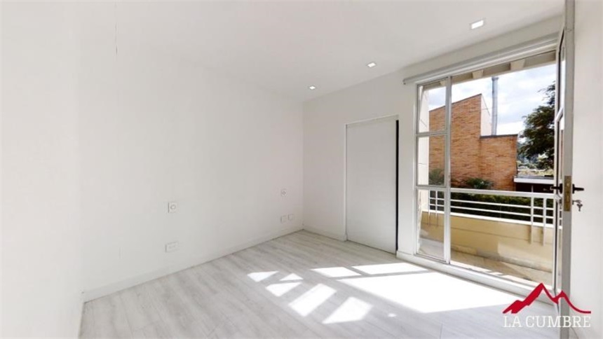 Casa de 3 alcobas en venta en El Tesoro, Medellín, 250 m² · foto 9 de 14