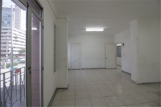 Oficina en arriendo en La Candelaria, Medellín, 323 m² · foto 16 de 21