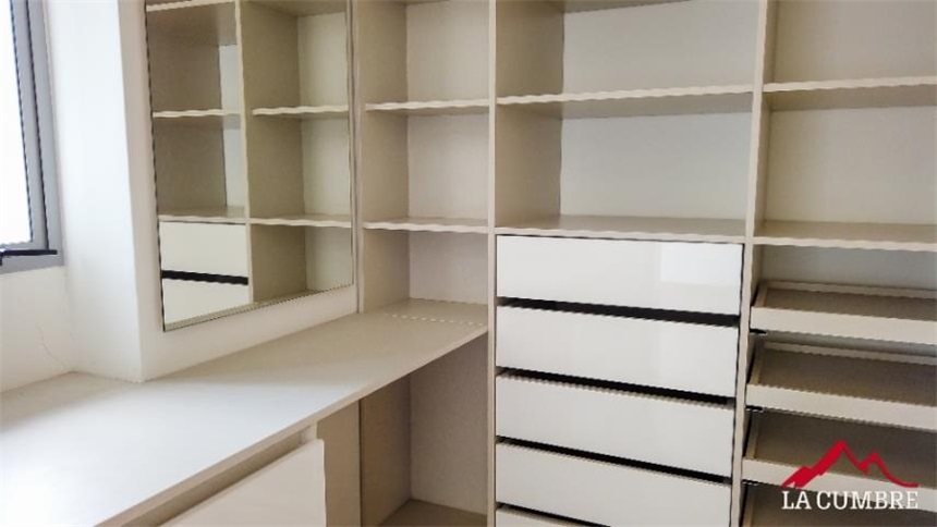 Apartamento de 3 alcobas en arriendo en Lalinde, Medellín, 228 m² · foto 16 de 17