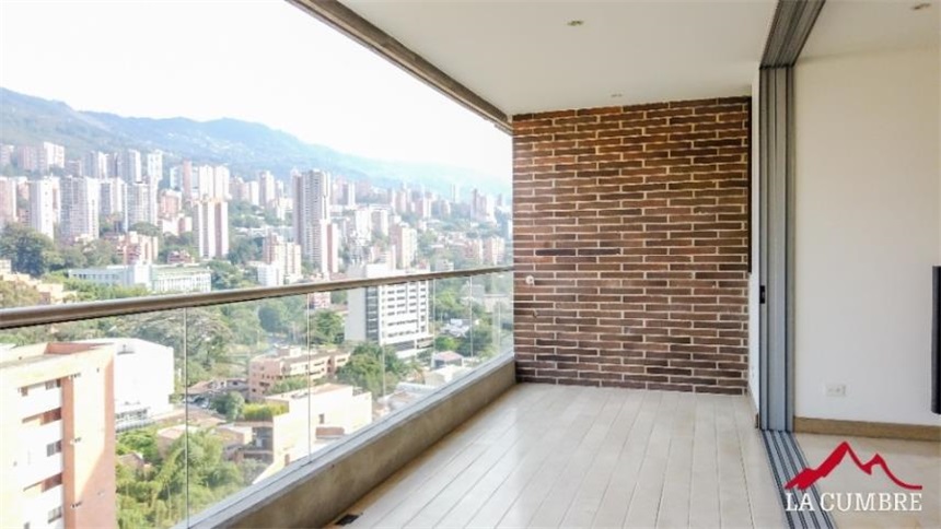Apartamento de 3 alcobas en arriendo en Lalinde, Medellín, 228 m² · foto 2 de 17