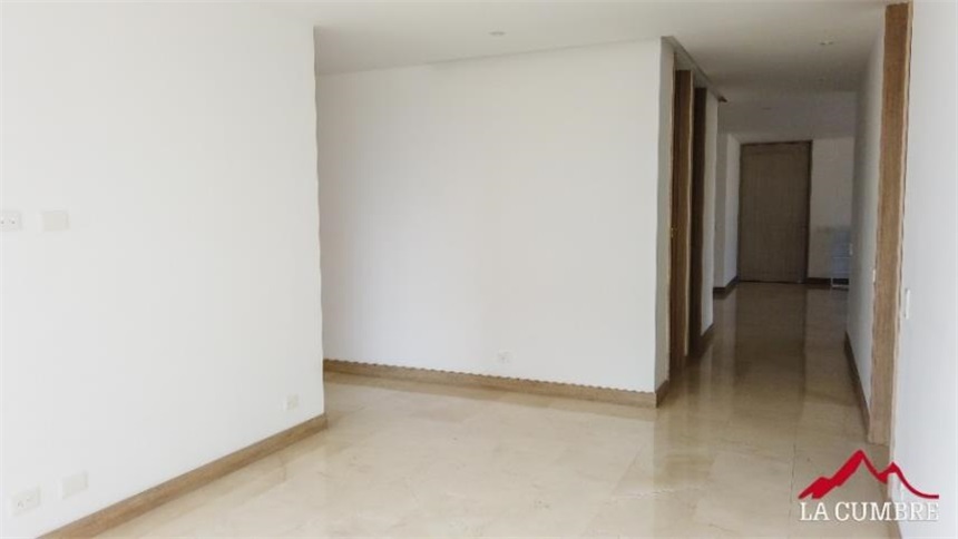 Apartamento de 3 alcobas en arriendo en Lalinde, Medellín, 228 m² · foto 11 de 17
