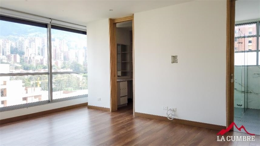 Apartamento de 3 alcobas en arriendo en Lalinde, Medellín, 228 m² · foto 15 de 17