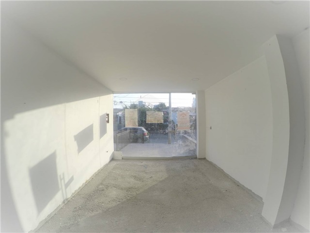 Local en Arriendo - Más
