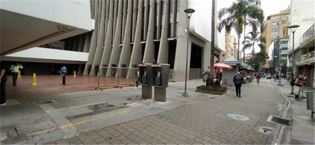 Local en arriendo en La Candelaria, Medellín, 138 m² · foto 10 de 14
