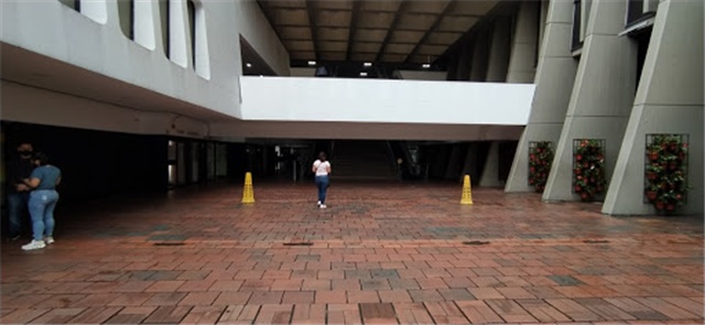 Local en arriendo en La Candelaria, Medellín, 138 m² · foto 12 de 14