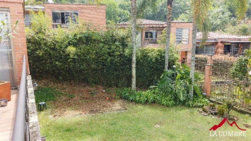 Casa de 4 alcobas en venta en Villa Carlota, Medellín, 350 m² · foto 15 de 17