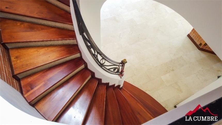 Casa en arriendo en El Poblado, Medellín · foto 10 de 17