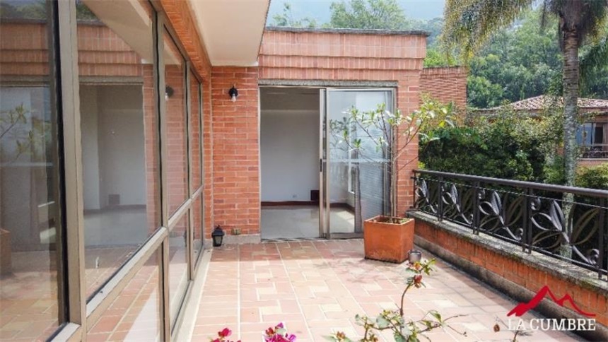 Casa en arriendo en El Poblado, Medellín · foto 14 de 17