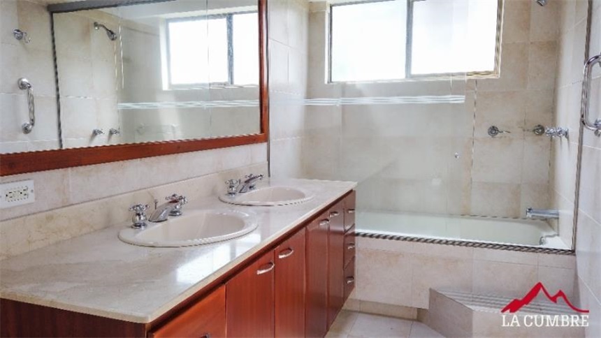 Casa en arriendo en El Poblado, Medellín · foto 17 de 17