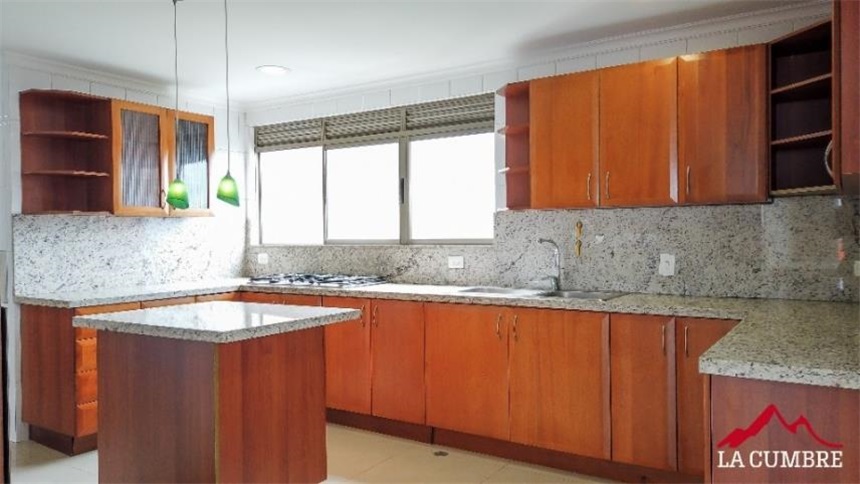Apartamento de 4 alcobas en arriendo en Los Balsos, Medellín, 445 m² · foto 7 de 15