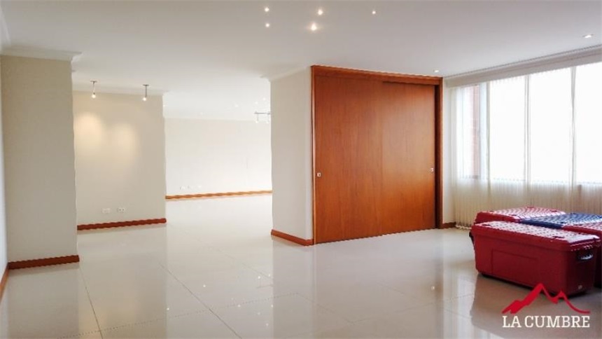 Apartamento de 4 alcobas en arriendo en Los Balsos, Medellín, 445 m² · foto 9 de 15