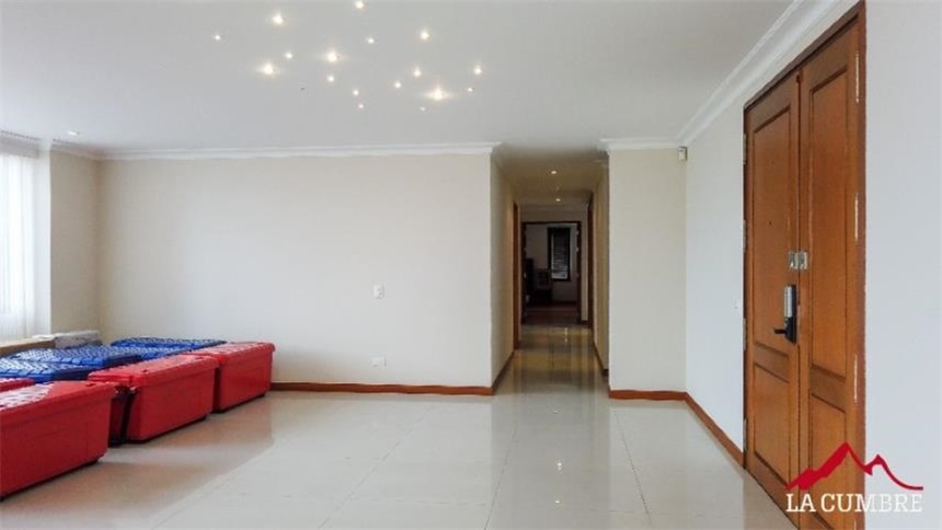 Apartamento de 4 alcobas en arriendo en Los Balsos, Medellín, 445 m² · foto 11 de 15