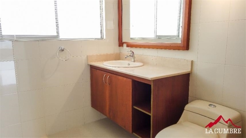 Apartamento de 4 alcobas en arriendo en Los Balsos, Medellín, 445 m² · foto 10 de 15