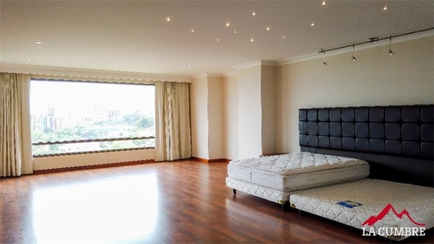 Apartamento de 4 alcobas en arriendo en Los Balsos, Medellín, 445 m² · foto 12 de 15