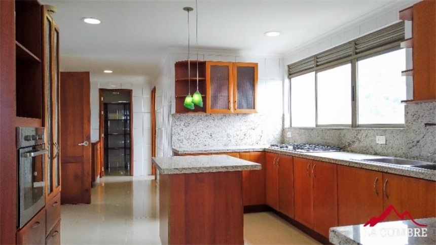 Apartamento de 4 alcobas en arriendo en Los Balsos, Medellín, 445 m² · foto 6 de 15