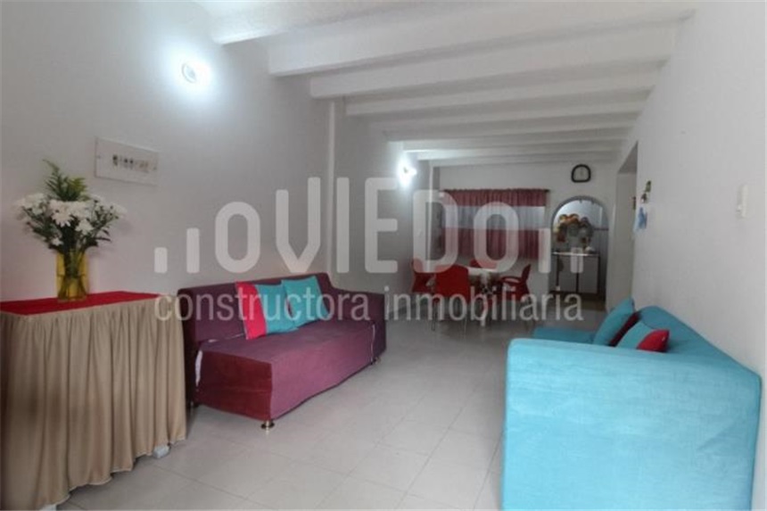 Casa de 6 alcobas en venta en Centro, Piedecuesta, 180 m² · foto 2 de 18