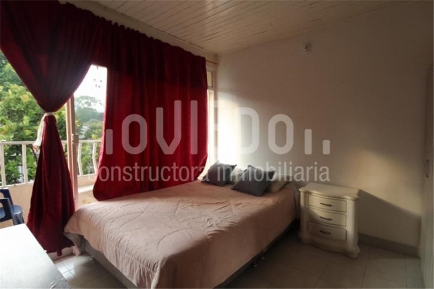 Casa de 6 alcobas en venta en Centro, Piedecuesta, 180 m² · foto 10 de 18