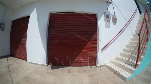 Local en Arriendo - Más