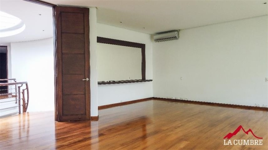 Casa de 4 alcobas en venta en El Poblado, Medellín, 498 m² · foto 13 de 18