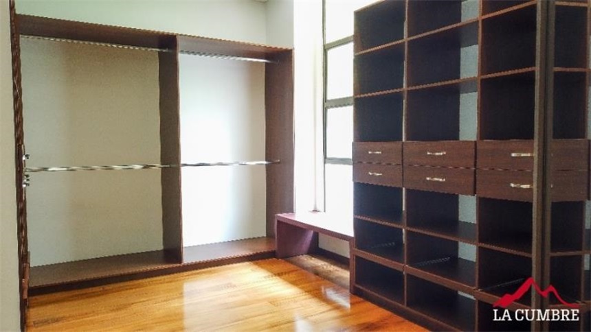 Casa de 4 alcobas en venta en El Poblado, Medellín, 498 m² · foto 18 de 18