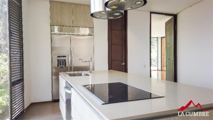 Casa de 4 alcobas en venta en El Poblado, Medellín, 498 m² · foto 8 de 18
