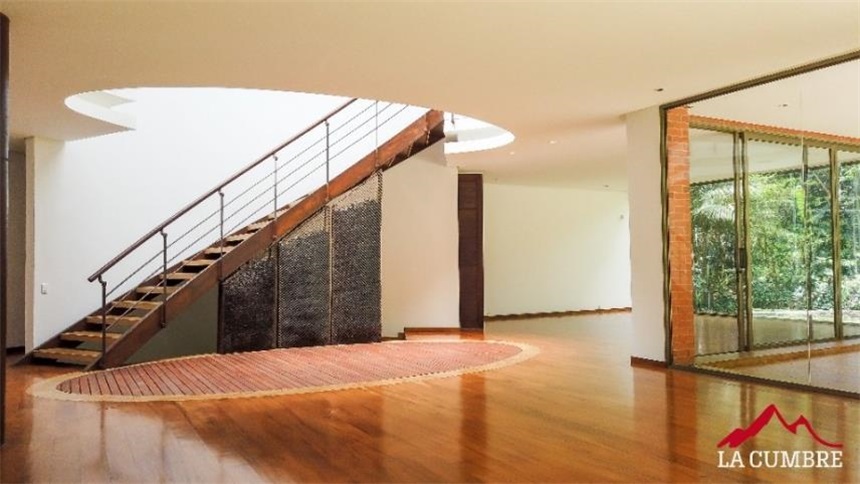 Casa de 4 alcobas en venta en El Poblado, Medellín, 498 m² · foto 2 de 18