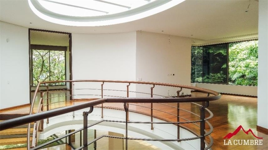 Casa de 4 alcobas en venta en El Poblado, Medellín, 498 m² · foto 12 de 18