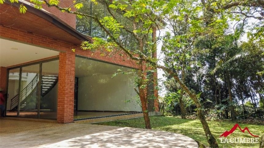 Casa de 4 alcobas en venta en El Poblado, Medellín, 498 m² · foto 3 de 18