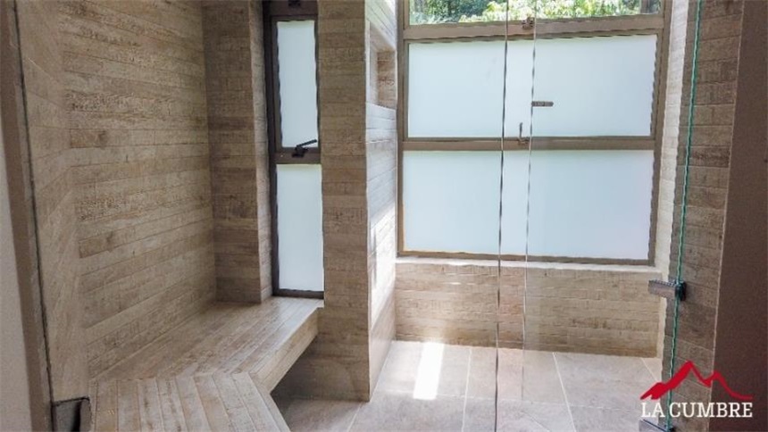 Casa de 4 alcobas en venta en El Poblado, Medellín, 498 m² · foto 17 de 18