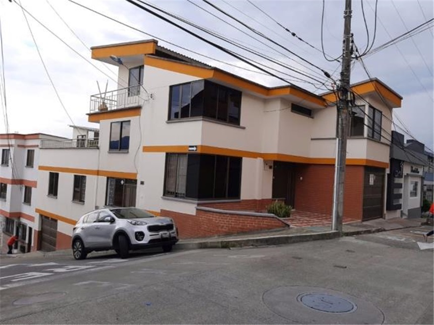 Casa en venta en La Julita, Pereira · foto 2 de 23