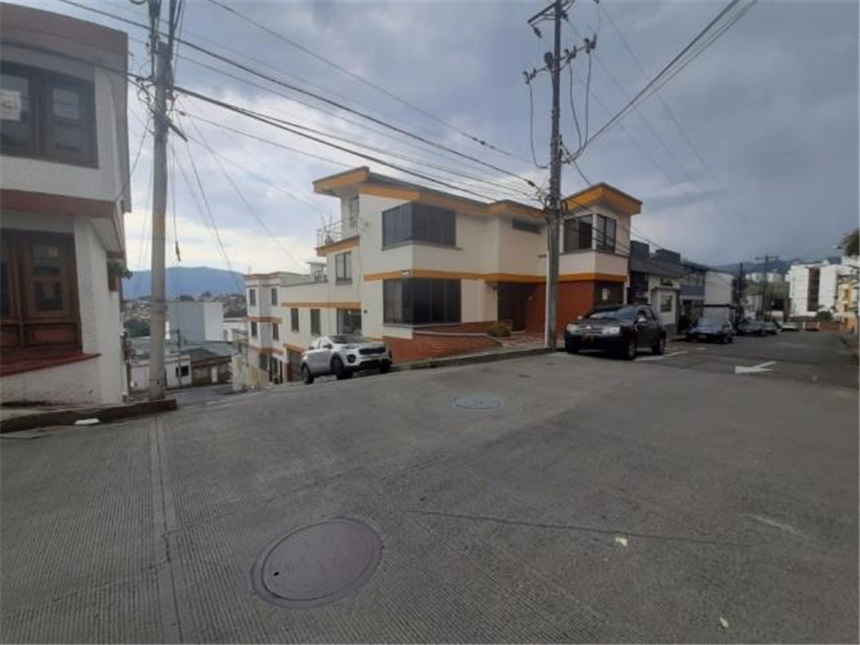 Casa en venta en La Julita, Pereira · foto 4 de 23