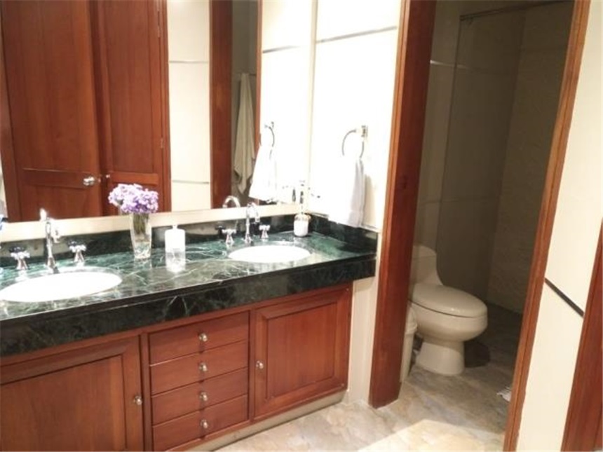 Apartamento en venta en Los Rosales, Bogotá · foto 8 de 22