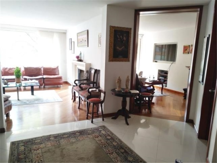 Apartamento en venta en Los Rosales, Bogotá · foto 3 de 22