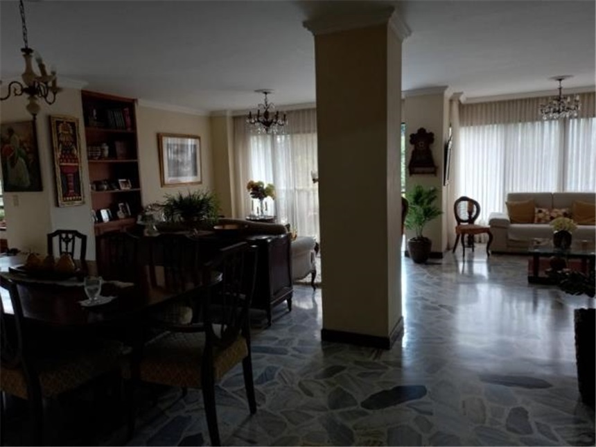 Apartamento en venta en Bellavista, Cali