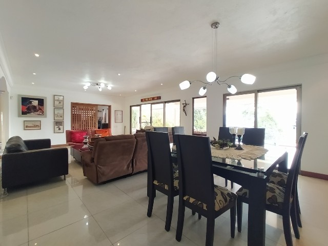 Casa de 5 alcobas en venta en Las Palmas, Medellín, 1600 m² · foto 2 de 18