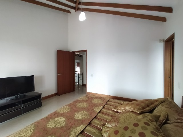 Casa de 5 alcobas en venta en Las Palmas, Medellín, 1600 m² · foto 12 de 18