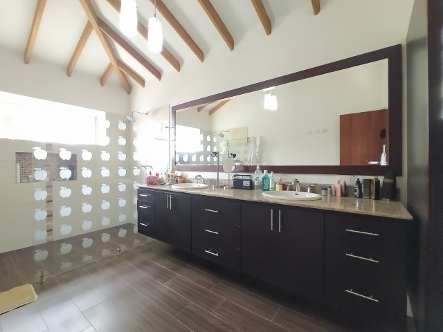 Casa de 5 alcobas en venta en Las Palmas, Medellín, 1600 m² · foto 15 de 18