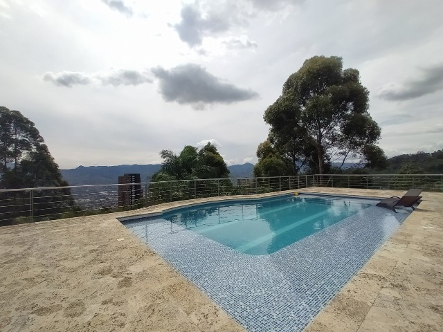 Casa de 5 alcobas en venta en Las Palmas, Medellín, 1600 m² · foto 16 de 18