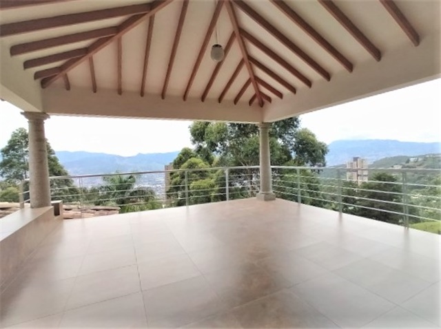 Casa de 5 alcobas en venta en Las Palmas, Medellín, 1600 m² · foto 18 de 18