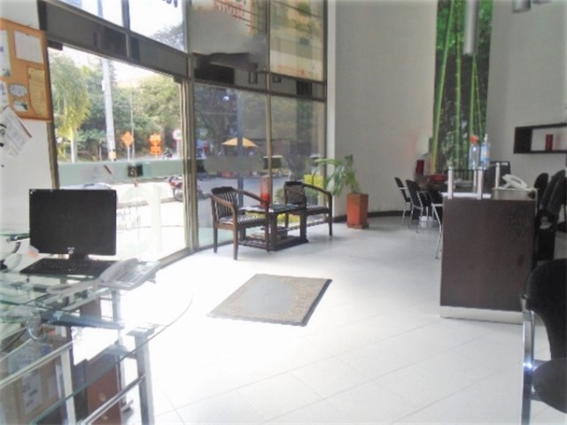 Local en venta en Manila, Medellín, 97 m² · foto 2 de 6