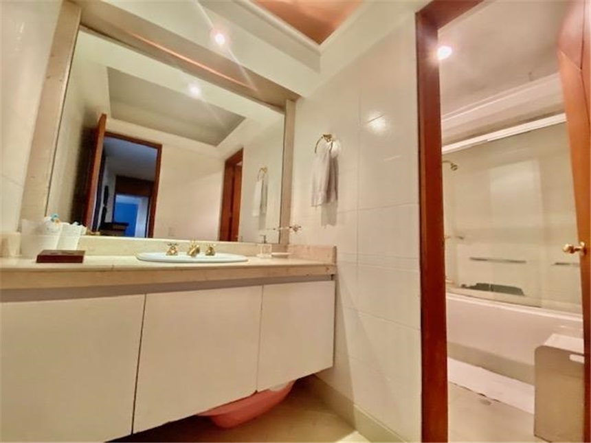 Apartamento en venta en Los Rosales, Bogotá · foto 18 de 24