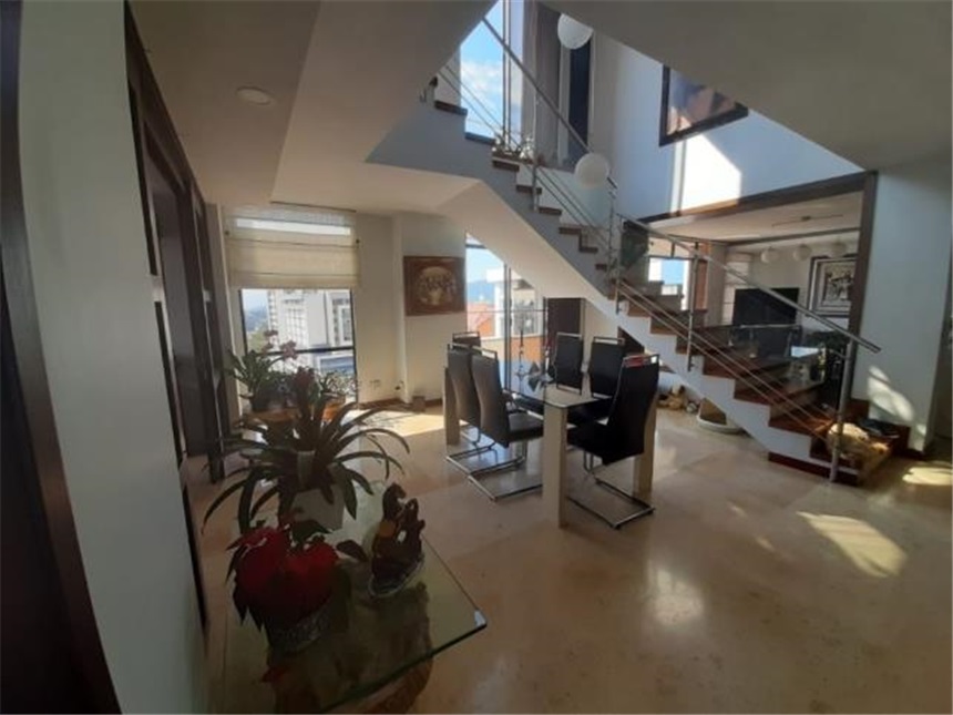 Apartamento en venta en Pinares, Pereira · foto 2 de 23