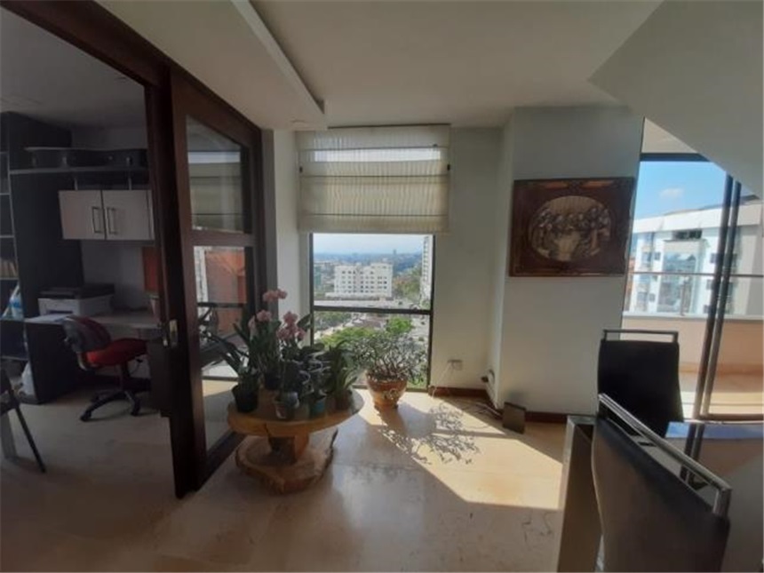 Apartamento en venta en Pinares, Pereira · foto 4 de 23